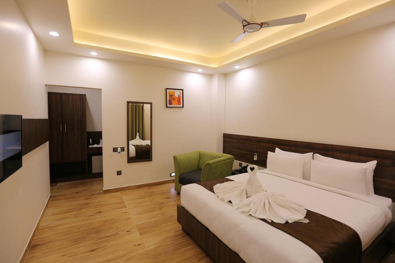 The Ventura Grand Hotel Bangalore Eksteriør bilde